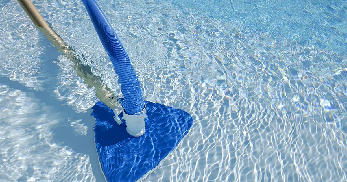 ¿Cómo se hace el mantenimiento de una piscina?